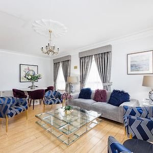 Deluxe Two-Bedroom Apartment
