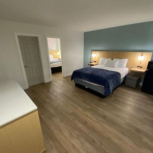 Queen Suite