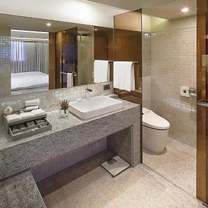 Corner King Suite