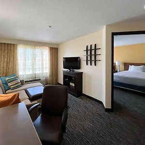 Deluxe Queen Room Two Queen Beds Non-Smoking