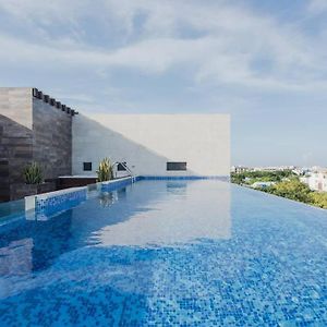 Onebr W Balcony Or Small Studio In Playa Del Carmen, Bbq, Pool Infinite, Whirlpool, Ac, Tv Smart, 200Mb