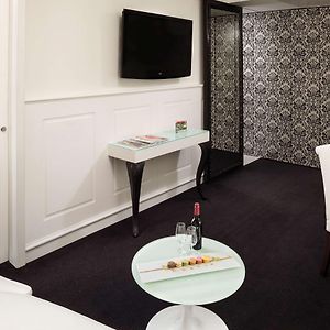 Junior Suite Red Level