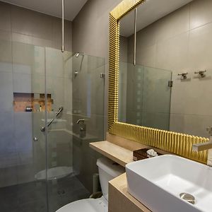 Deluxe King Studio