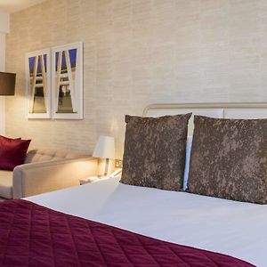 Premium Queen Room