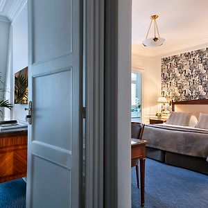 Queen Suite