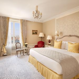 Premier Room