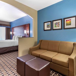 King Suite Accessible or Non-Smoking