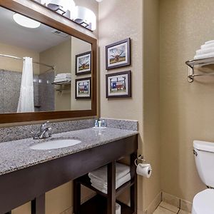 Queen Suite Two Queen Beds Roll Shower Accessible or Non-Smoking