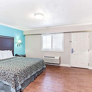 Cabana Inn & Suites