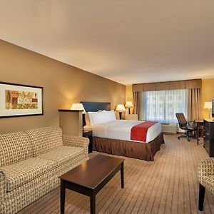 King Suite Hearing accessible