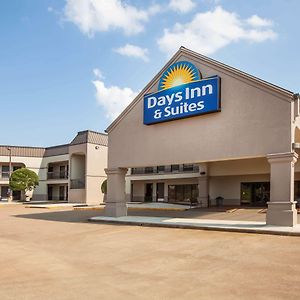 Days Inn & Suites By Wyndham Tyler
