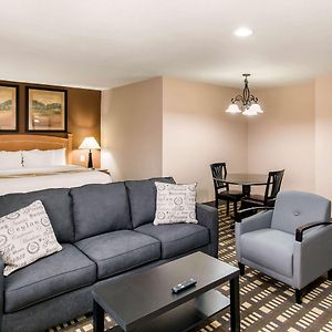 King Suite Accessible or Non-Smoking