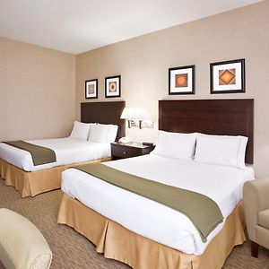 Standard Queen Room Hearing accessible