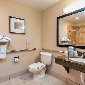 Queen Room Mobility accessible