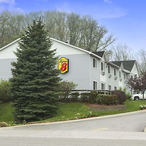 Super 8 By Wyndham Manistee