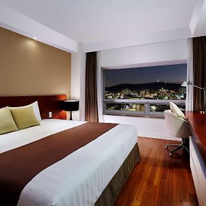 Premier Suite