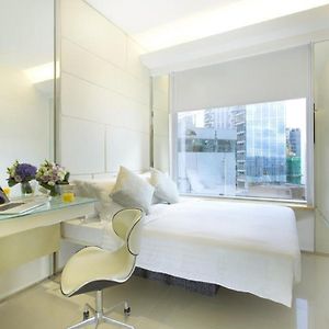 Premier Queen Room