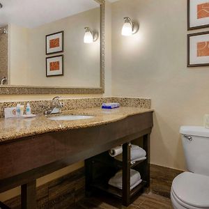 Queen Suite Spa Bath