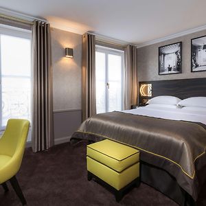 Connecting Room