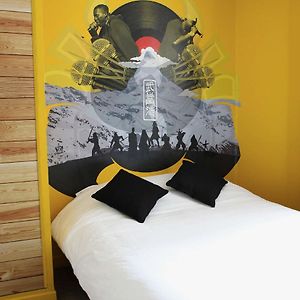 Urban King Room