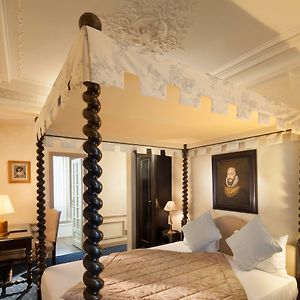 Elegance Room