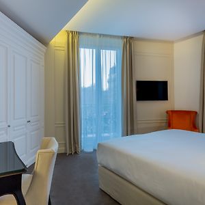 Eiffel Tower Double Room