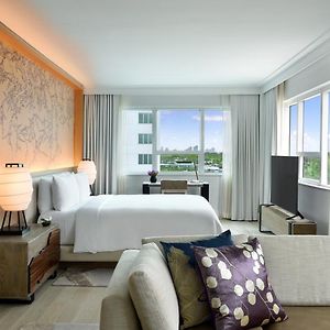 Junior Suite King Bed Bay View