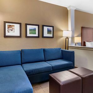 King Suite Accessible or Non-Smoking