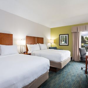 Standard Queen Room Hearing accessible