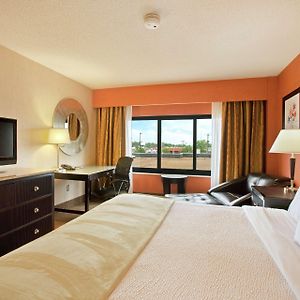 King Room Accessible Tub Mobility Hearing Access or Non-Smoking