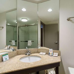 Superior  Queen Suite Mobility accessible