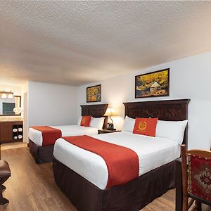 Traditional Queen Guestroom