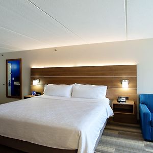 King Room Hearing Accessible Non-Smoking
