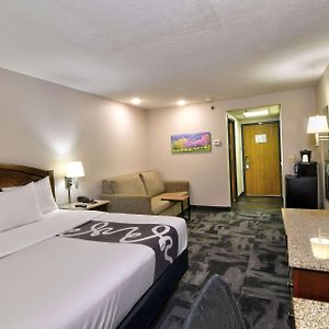 Queen Room Mobility Access or Non-Smoking