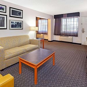 One-Bedroom King Suite