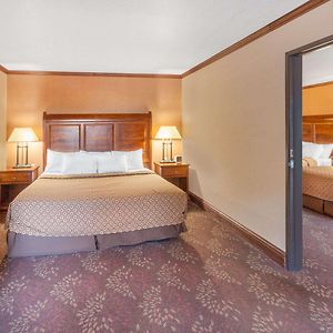 Deluxe King Suite Waterfront