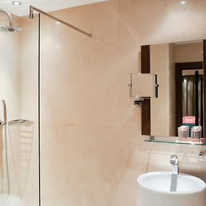 Standard King Room Disability Access