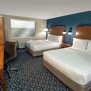 Queen Room Two Queen Beds Mobility Accessible Roll Shower