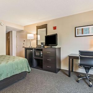 Queen Room Mobility accessible