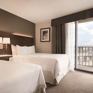 Premium Queen Room