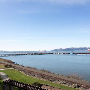 Hampton Inn & Suites Astoria
