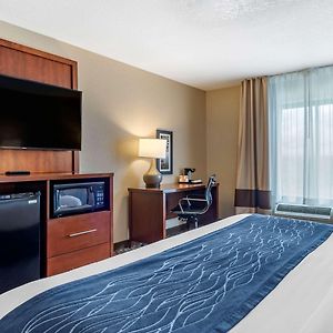 King Suite Accessible or Non-Smoking