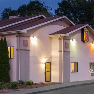 Super 8 By Wyndham Lewisburg