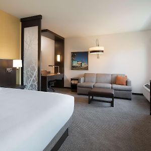 Upper Floors King Room