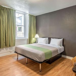 Queen Room Mobility accessible