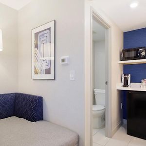 Suite Hearing Accessible Non-Smoking
