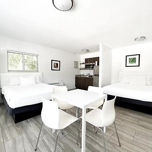Deluxe Studio Two Queen Beds