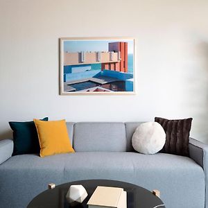 Designer Furnished 2 Bedroom Apt Old Town