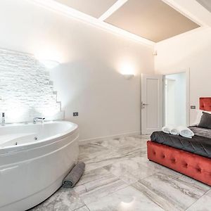 Deluxe Family Suite (High Zone)