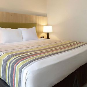One-Bedroom King Suite